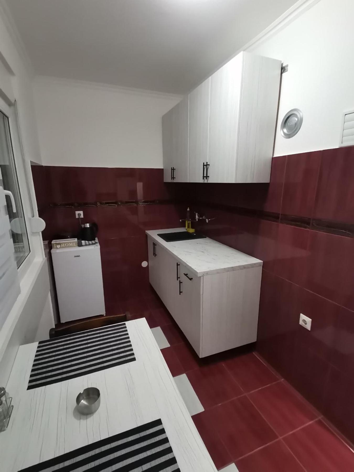 England Apartment *